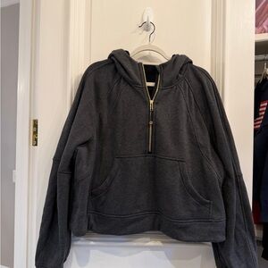 Gray and gold fleece lined scuba